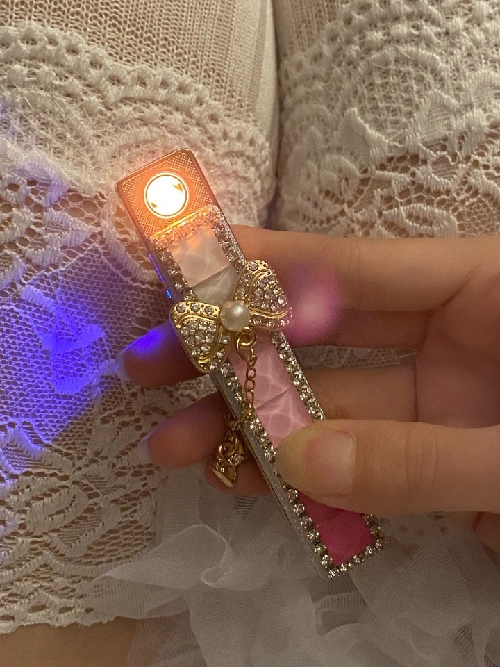 girl&#039;s electric lighter (2color)